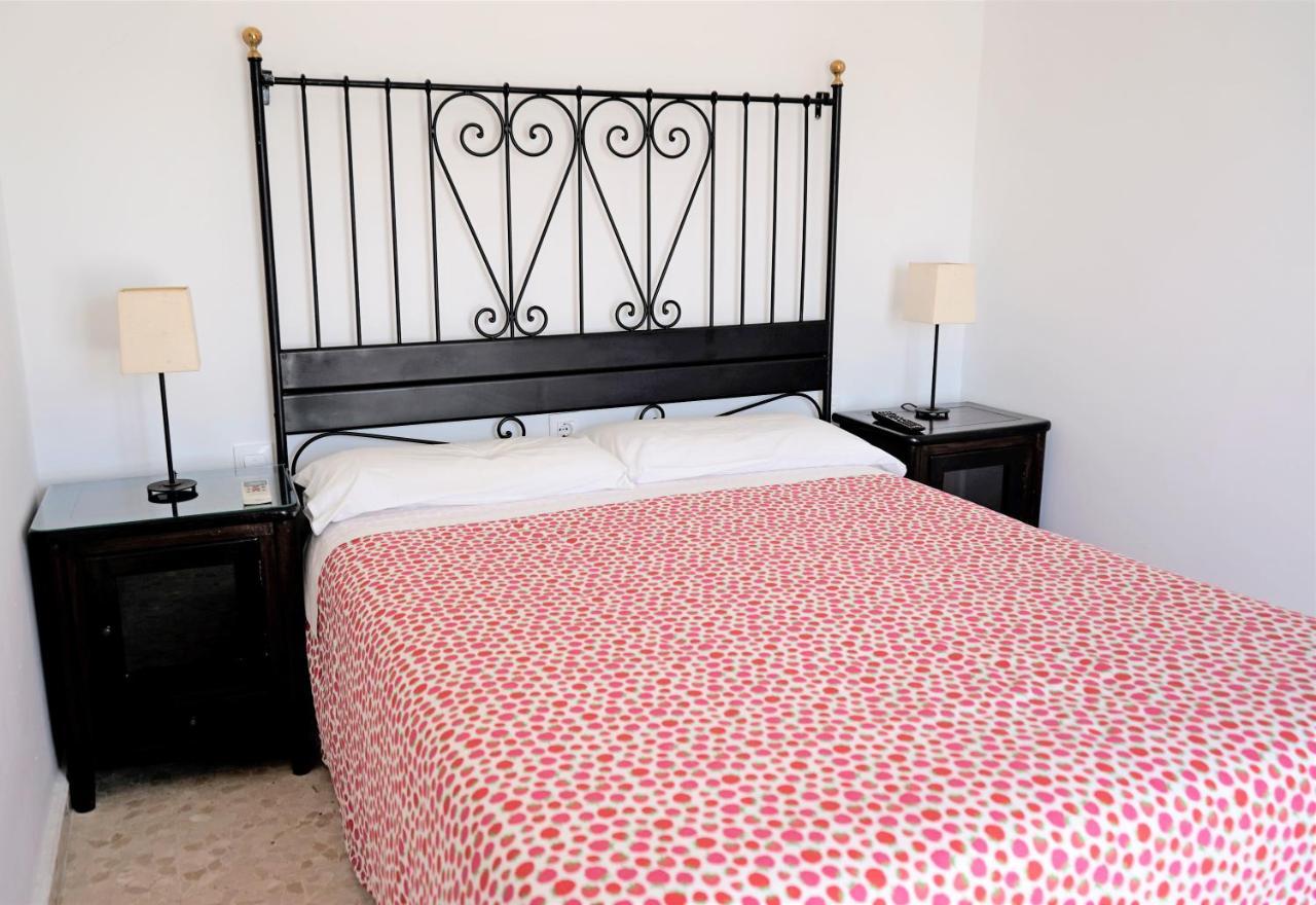 Hostal Trafalgar Barbate Exterior foto