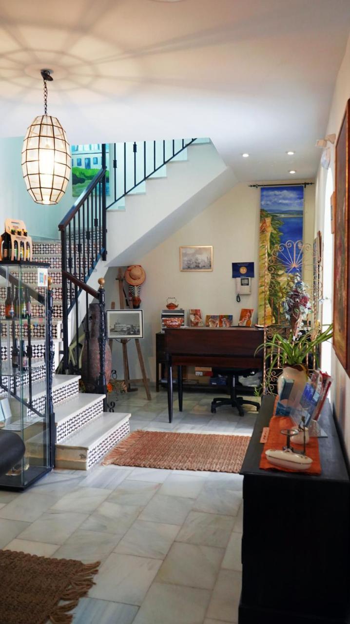 Hostal Trafalgar Barbate Exterior foto